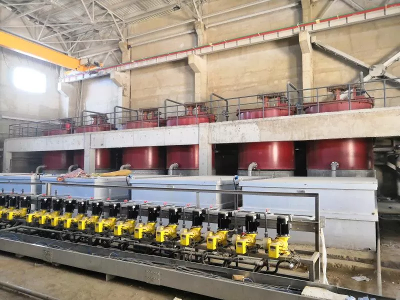 Kas daro sujaudinimo baką šiuolaikinėje kasyboje ir perdirbime?